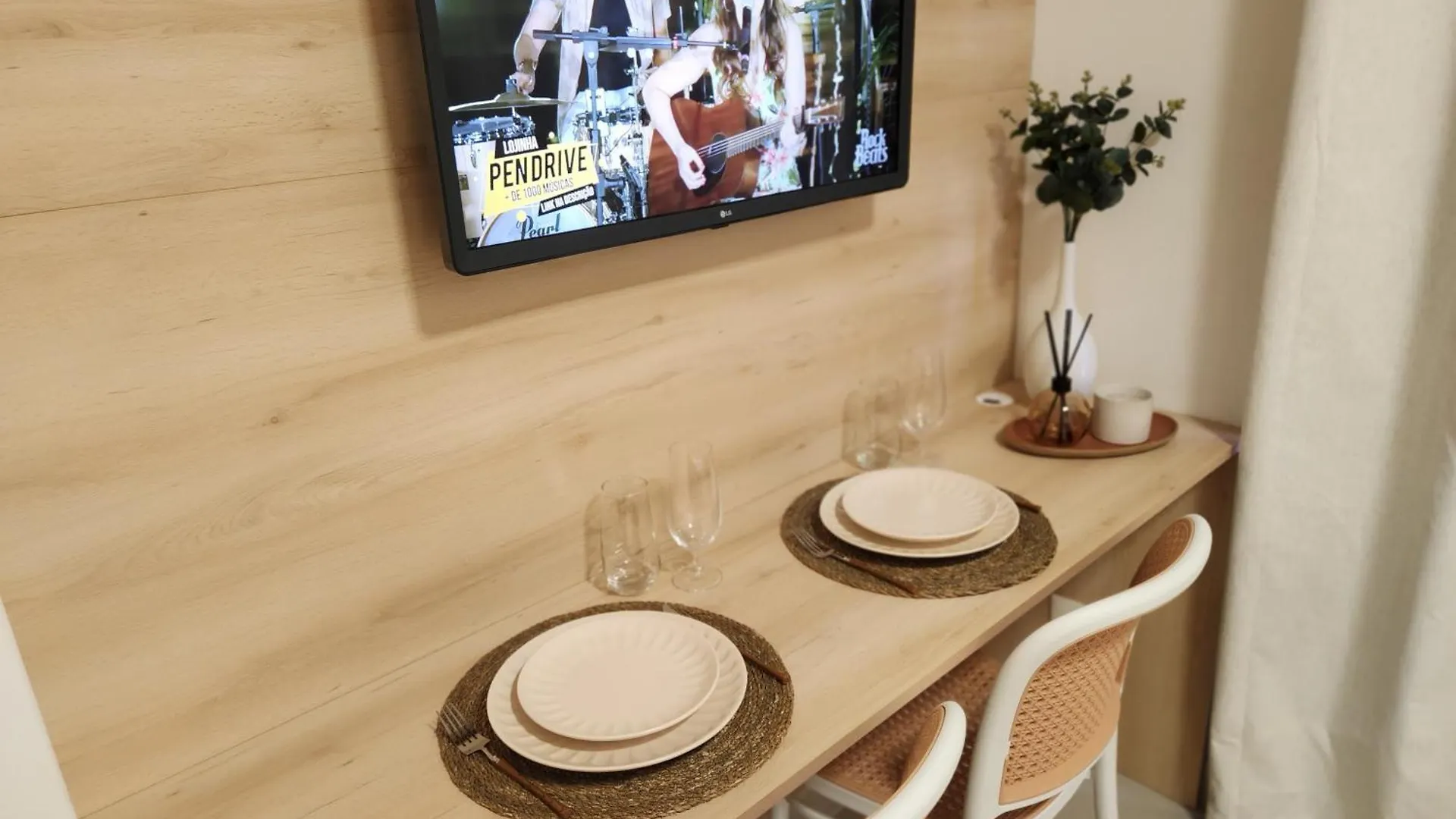 Studio Charmoso E Totalmente Equipado Na Vila Madalena - A 20 Passos Do Metro São Paulo 0*,  Brazilië